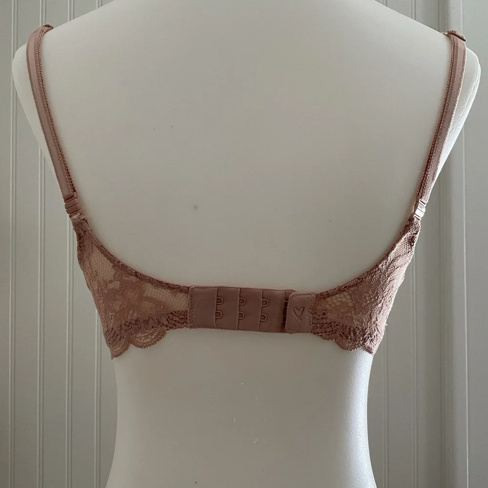 Victoria’s Secret Dream Angels Smooth and Lace Push-Up Bra